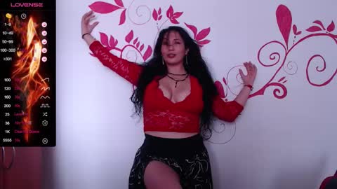 Snapshot of roxanne_summers2 chatting on September 15, 6:41 pm Roxanne Summers online show from September 15, 6:41 pm