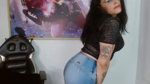 Roxanne online show from October 27, 8:02 pm