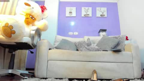 Roxanne evans   Schedule 700 -1400GTM-5 online show from September 17, 1:02 pm