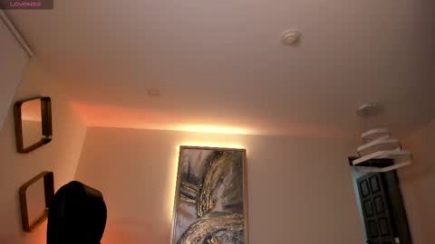 Snapshot of roxannehill_ chatting on January 10, 11:45 am Roxanne Hill online show from January 10, 11:45 am