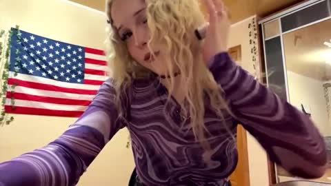 Snapshot of roxanneleaton chatting on February 28, 10:22 pm Molly online show from February 28, 10:22 pm