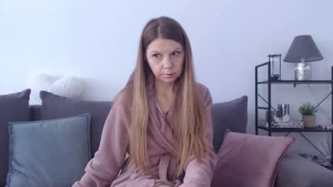 Snapshot of roxanneliss chatting on February 24, 9:51 am roxanneliss online show from February 24, 9:51 am