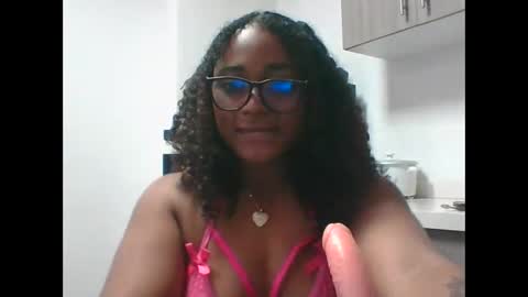 Snapshot of roxie_alicia0087 chatting on October 31, 6:20 pm SamJones  online show from October 31, 6:20 pm