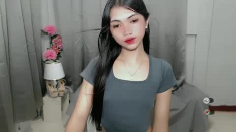 Snapshot of roxie_fuckdoll chatting on January 4, 6:52 am Roxie online show from January 4, 6:52 am