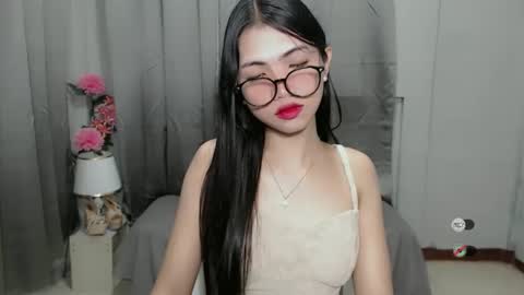Snapshot of roxie_fuckdoll chatting on January 8, 11:09 pm Roxie online show from January 8, 11:09 pm