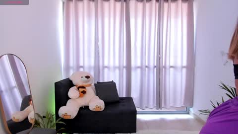  R O X I E  online show from January 12, 3:36 pm