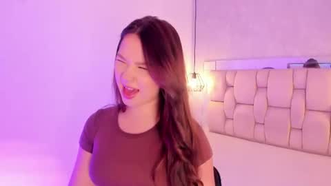 Snapshot of roxie_summers chatting on July 4, 7:31 pm Roxie online show from July 4, 7:31 pm