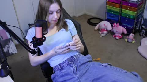 roxie online show from October 10, 10:42 pm