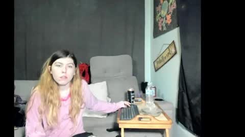 roxihazeleyes online show from May 25, 3:12 am