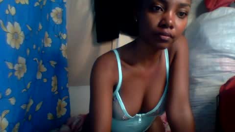 Snapshot of roxilita chatting on July 16, 11:44 pm Roxilita online show from July 16, 11:44 pm