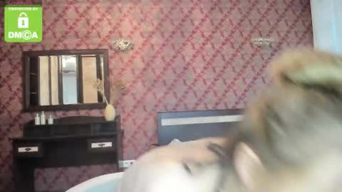 Snapshot of roxxana_xxxx chatting on November 10, 6:01 am roxxana_xxxx online show from November 10, 6:01 am