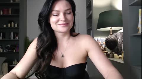 roxxiejet online show from December 5, 8:23 am