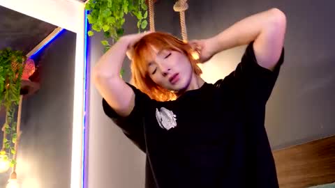 Snapshot of roxxxevelvet chatting on March 22, 1:53 am Roxx IG online show from March 22, 1:53 am