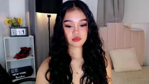 Snapshot of roxxy_blossom chatting on September 11, 12:22 am roxxy_blossom online show from September 11, 12:22 am