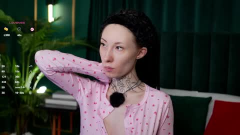 roxanne online show from March 30, 6:20 pm