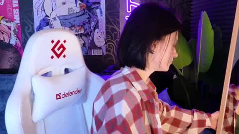 roxy_riot_ online show from February 21, 4:29 am