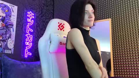 roxy_riot_ online show from February 23, 4:28 am