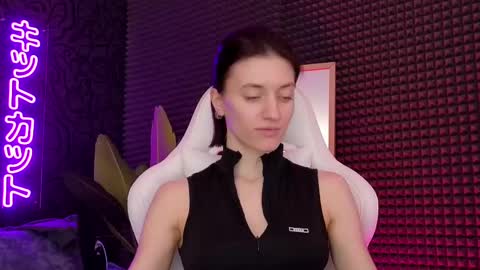 roxy_riot_ online show from March 1, 7:51 am