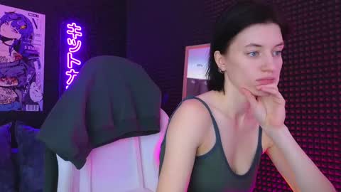 roxy_riot_ online show from March 7, 4:35 am