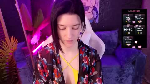 roxy_riot_ online show from December 17, 1:33 am