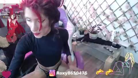 Snapshot of roxy_roxxan chatting on June 22, 7:22 pm - online show from June 22, 7:22 pm