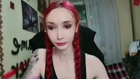 Snapshot of roxy_silver chatting on June 17, 2:40 pm Roxy online show from June 17, 2:40 pm