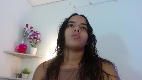 roxy_stone1 online show from October 6, 7:22 pm