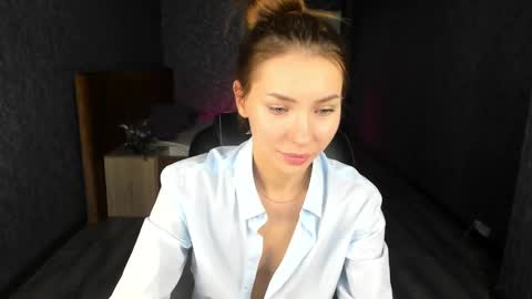 Snapshot of roxy_the_daedevill chatting on December 24, 4:55 am roxy_the_daedevill online show from December 24, 4:55 am