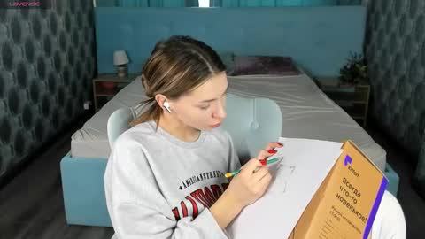 Snapshot of roxy_the_daedevill chatting on February 6, 4:10 am roxy_the_daedevill online show from February 6, 4:10 am