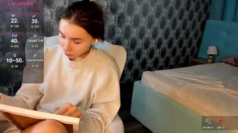 Snapshot of roxy_the_daedevill chatting on February 7, 11:01 am roxy_the_daedevill online show from February 7, 11:01 am