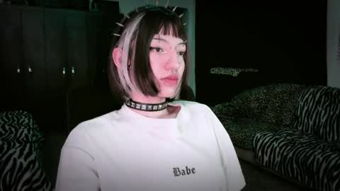 Roxy Independient model Help me to reach 50 thumbs up online show from April 22, 12:13 am