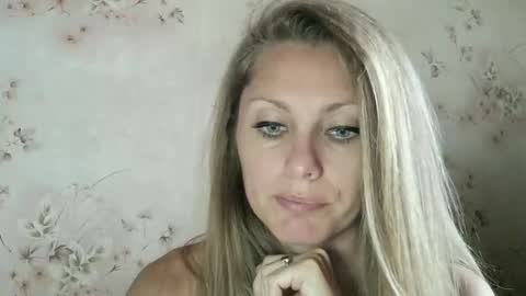 roxyfox18x01 online show from September 30, 6:40 am