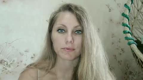 roxyfox18x01 online show from October 10, 7:40 am