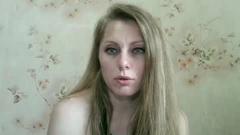 roxyfox18x01 online show from May 13, 8:12 am