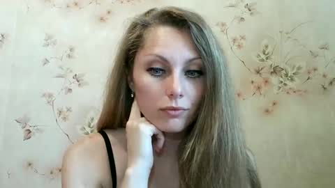 roxyfox18x01 online show from May 26, 8:10 am