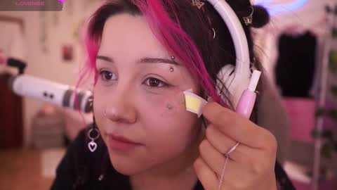 roxysuh online show from March 30, 7:09 am