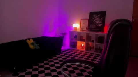 val online show from April 11, 11:20 pm