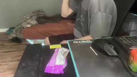 Royalty13m online show from September 20, 6:20 pm