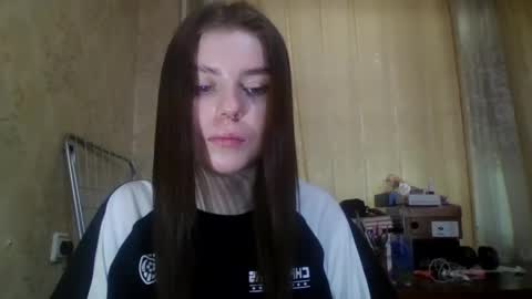 Snapshot of royalvelour chatting on May 31, 12:34 pm royalvelour online show from May 31, 12:34 pm