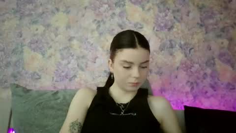 Snapshot of royalvelour chatting on June 4, 2:56 pm royalvelour online show from June 4, 2:56 pm