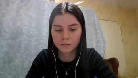 Snapshot of royalvelour chatting on June 18, 8:57 pm royalvelour online show from June 18, 8:57 pm