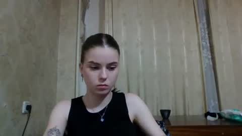 Snapshot of royalvelour chatting on June 26, 8:13 pm royalvelour online show from June 26, 8:13 pm