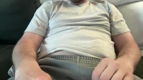 roythegil online show from May 9, 9:42 pm