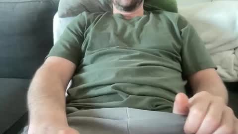 roythegil online show from May 10, 1:38 pm