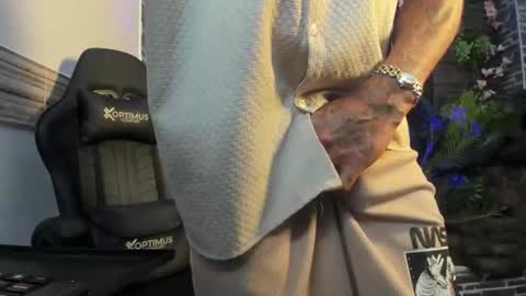 Snapshot of rpoolrboy chatting on March 25, 4:51 am POOL online show from March 25, 4:51 am