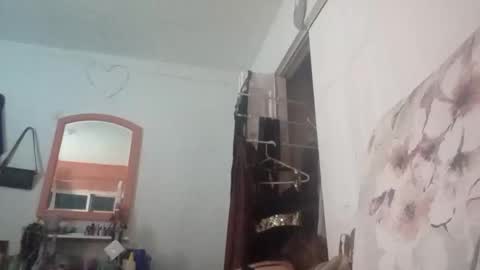 rraineonme online show from November 12, 8:04 am