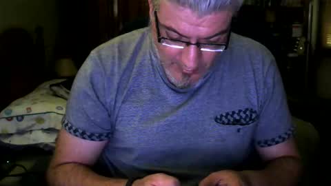 Snapshot of rrd85 chatting on October 24, 9:17 am rrd85 online show from October 24, 9:17 am