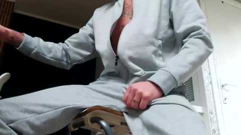 Snapshot of ruan8080 chatting on October 26, 7:14 am petit cochon online show from October 26, 7:14 am