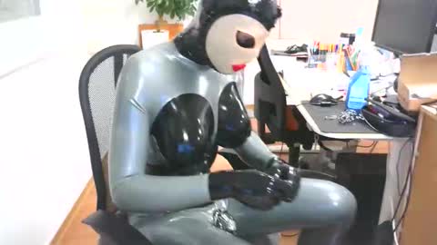 Snapshot of rubberdollts chatting on November 5, 7:47 pm rubberdollts online show from November 5, 7:47 pm