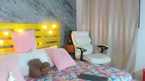 Snapshot of rubi_lovee chatting on February 11, 3:08 am Rubi online show from February 11, 3:08 am